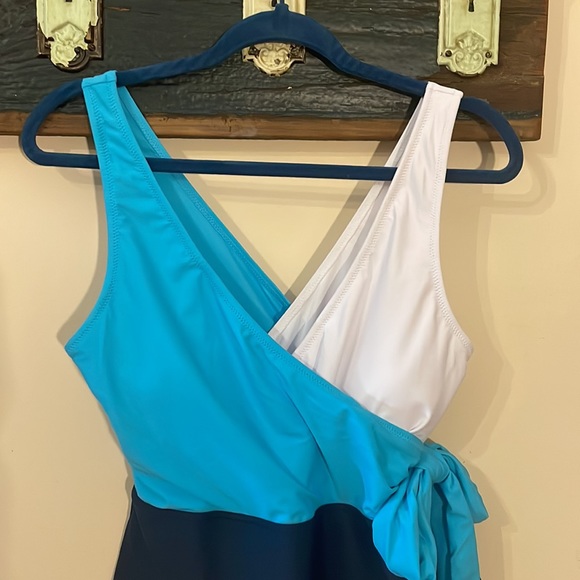 CUPSHE One Piece Blue Swimsuit Wrap Color Block with Tie Size Medium - Picture 5 of 16